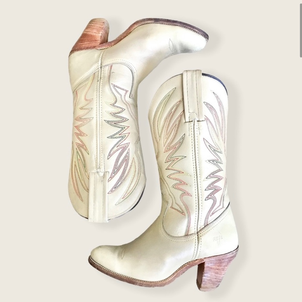 Vintage Frye Billy Pull-On White Leather Embroidered Festival Cowboy Heeled Boot